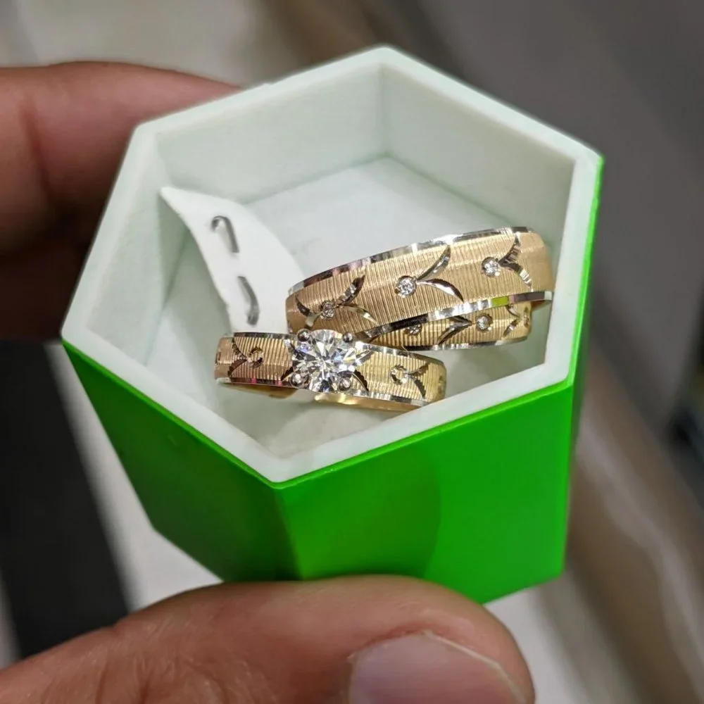 couple rings - Picture 2 of 9